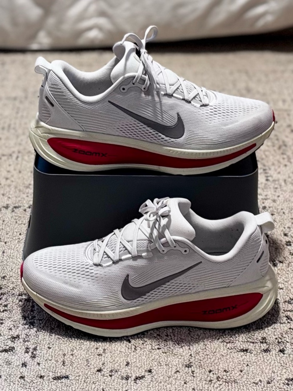 Nike Men’s Vomero 18 in the Platinum Tint/Siren Red Colorway US12